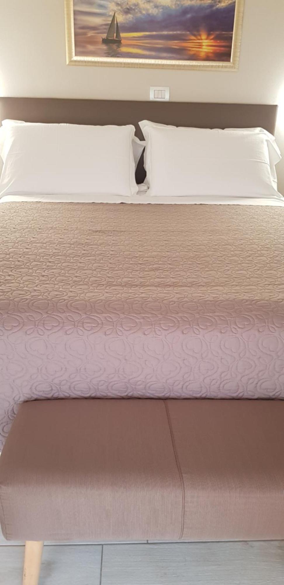 Hotel Margherita Meuble Сирмионе Экстерьер фото
