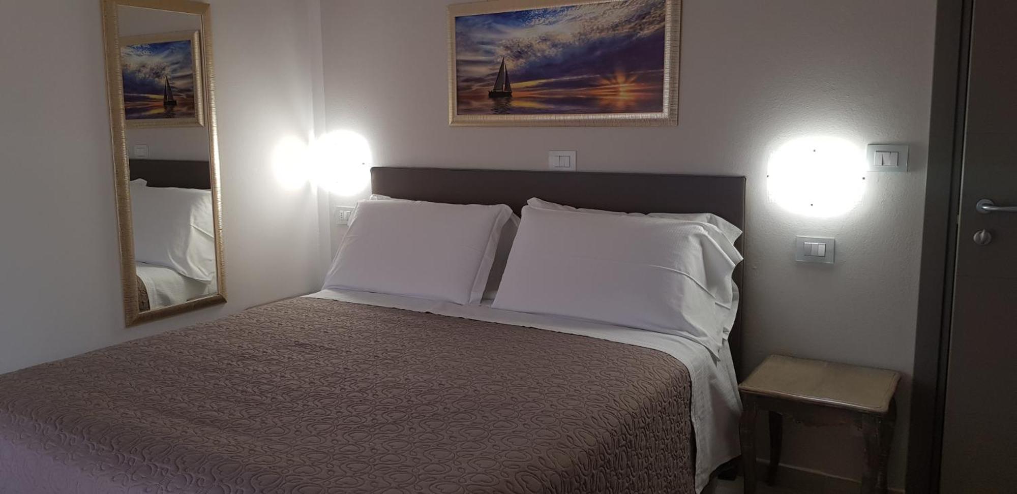 Hotel Margherita Meuble Сирмионе Экстерьер фото