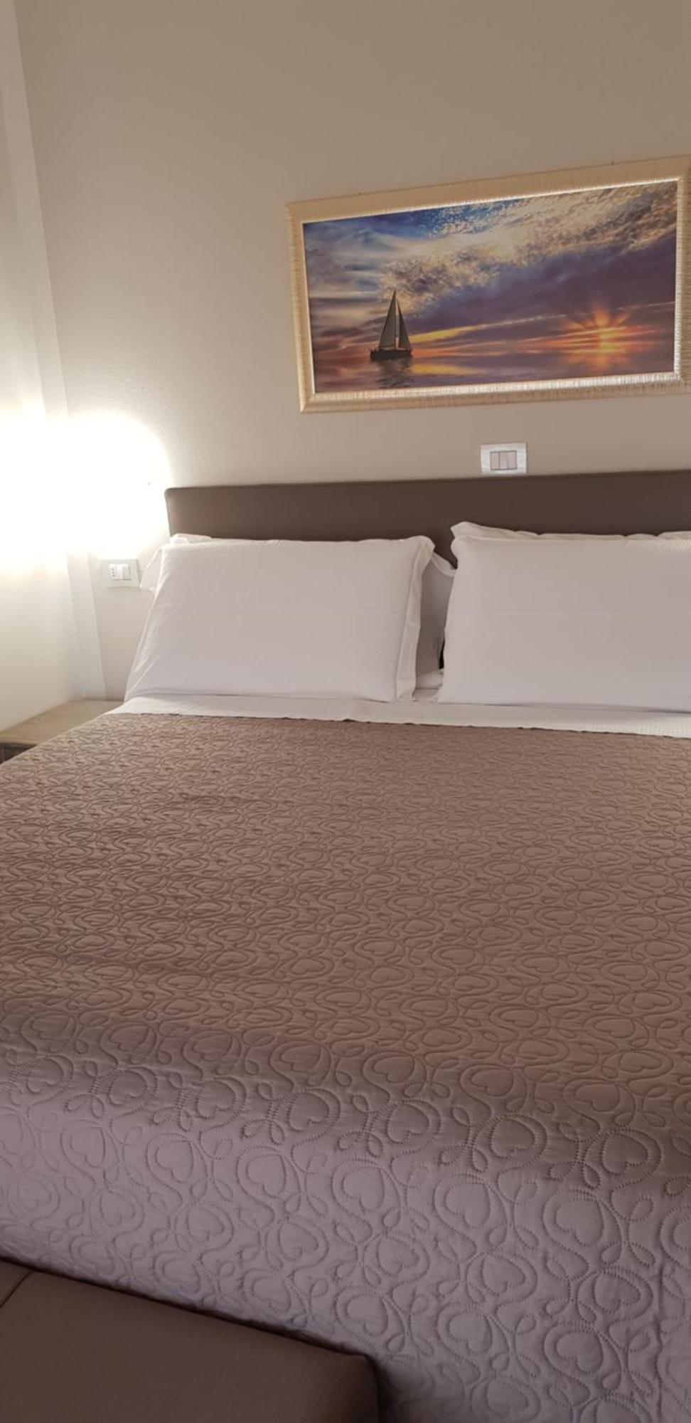Hotel Margherita Meuble Сирмионе Экстерьер фото