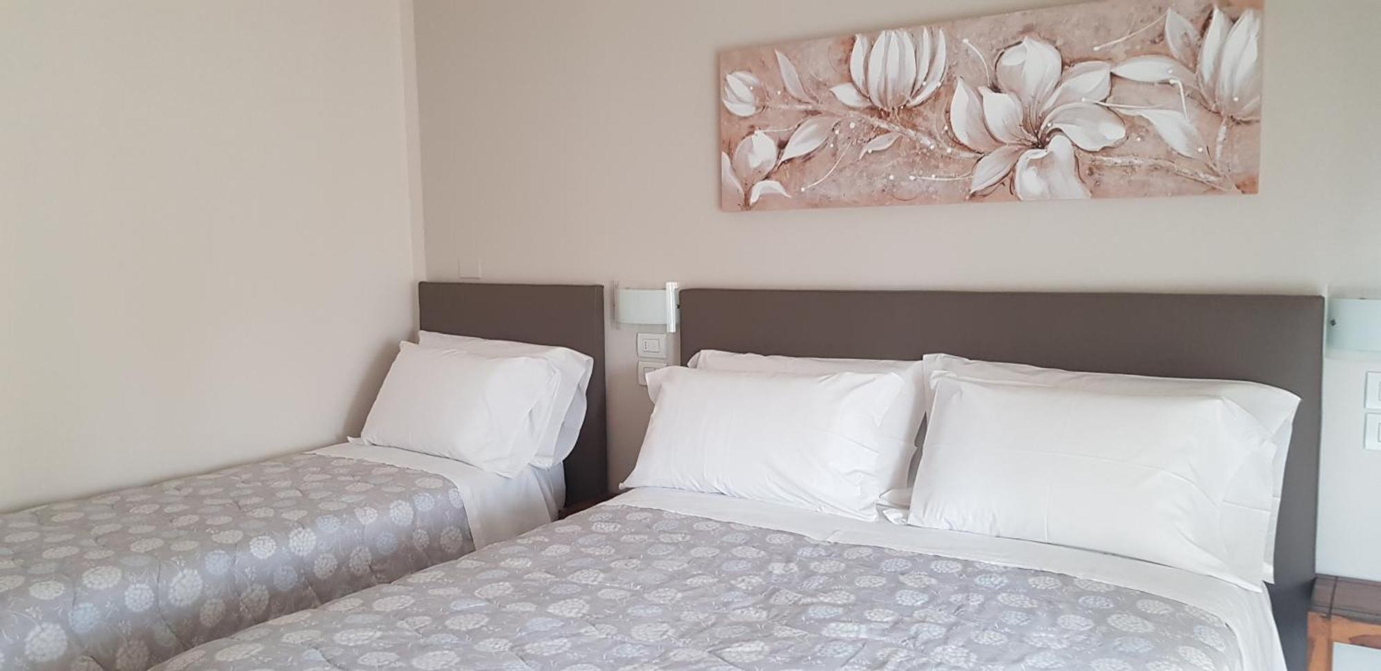 Hotel Margherita Meuble Сирмионе Экстерьер фото