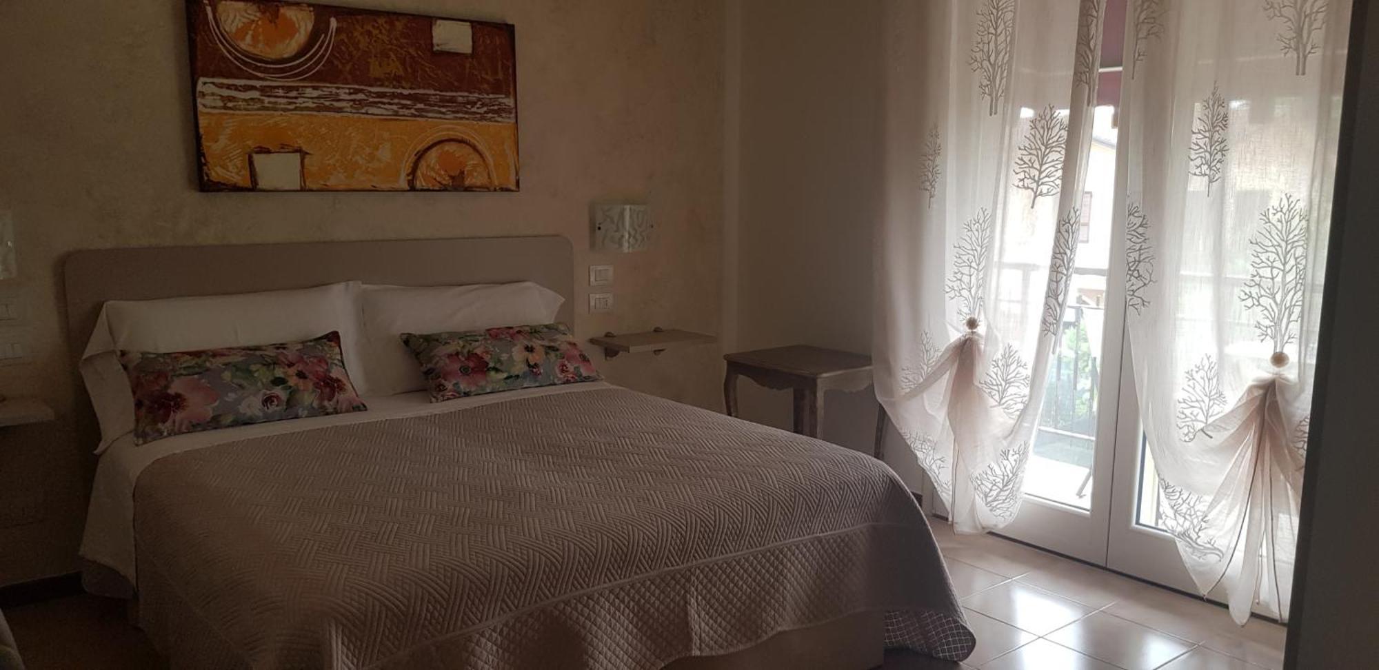 Hotel Margherita Meuble Сирмионе Номер фото