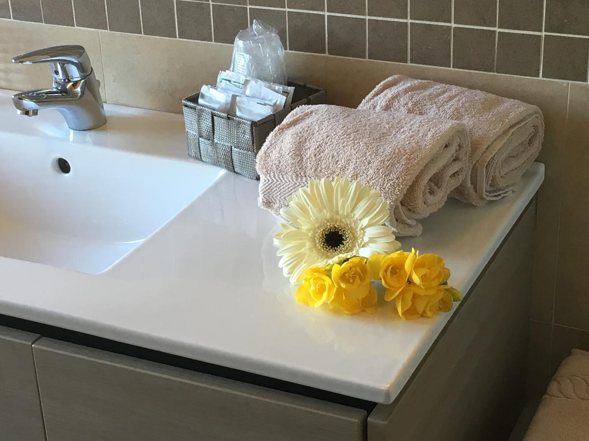 Hotel Margherita Meuble Сирмионе Экстерьер фото