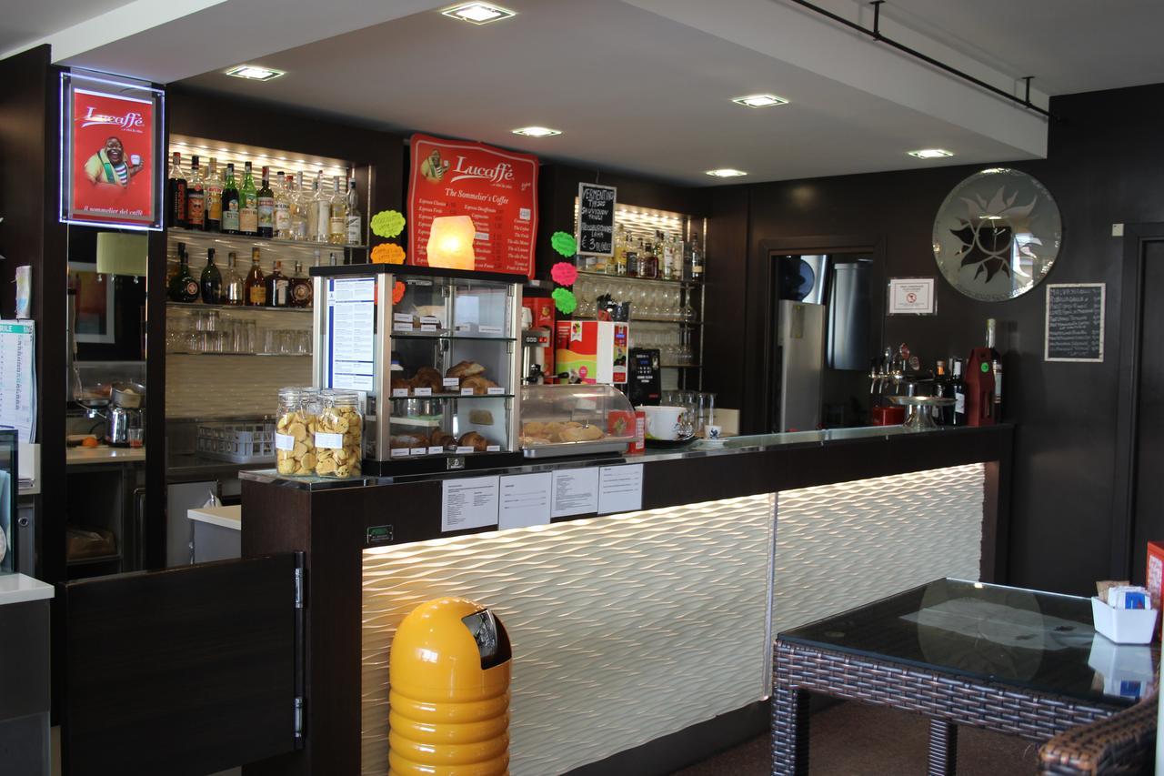 Hotel Margherita Meuble Сирмионе Экстерьер фото