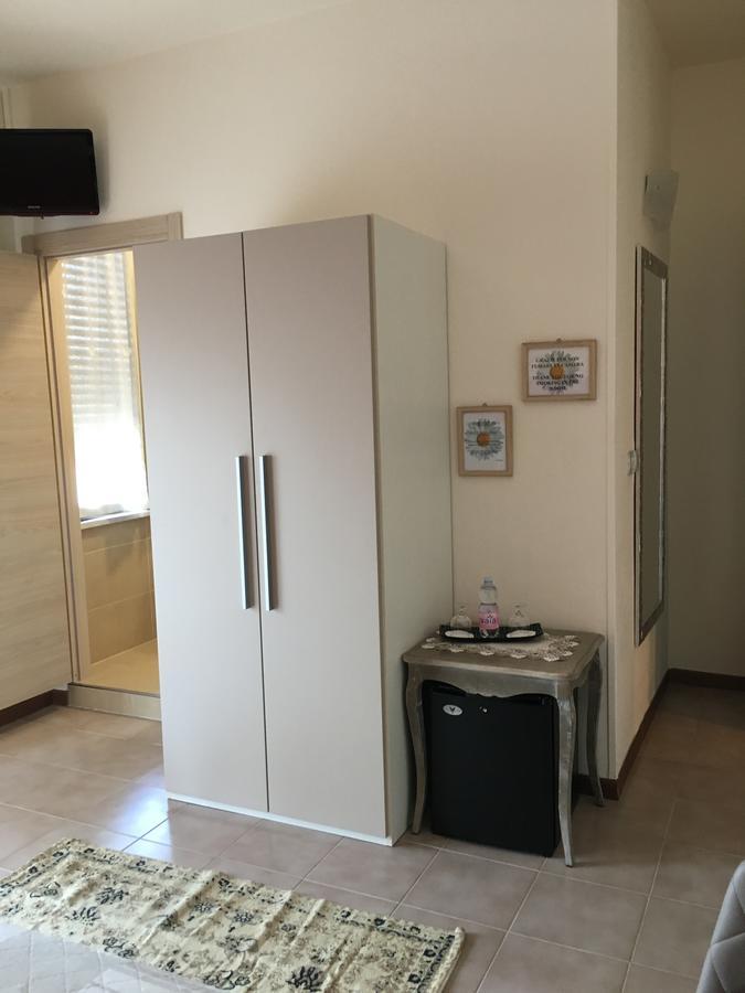 Hotel Margherita Meuble Сирмионе Экстерьер фото