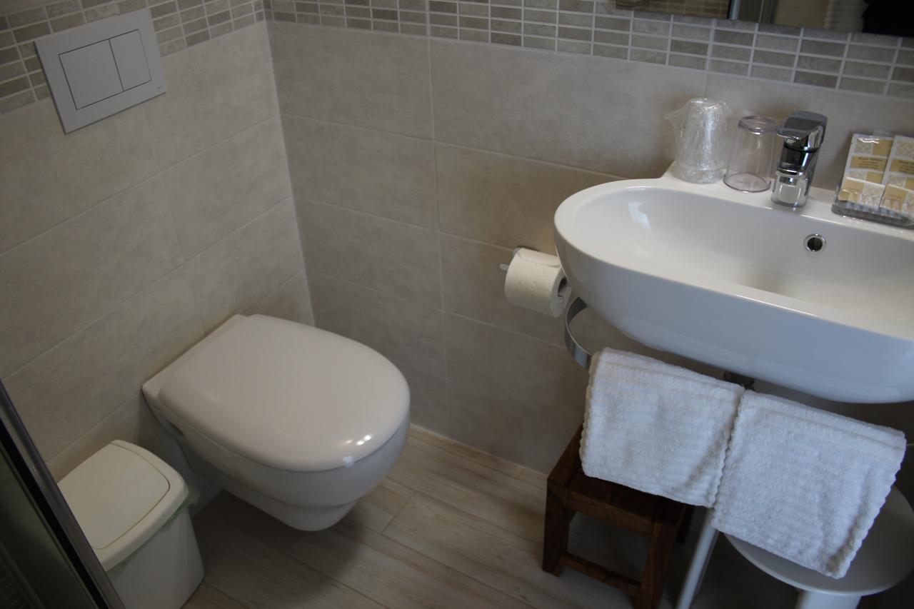 Hotel Margherita Meuble Сирмионе Экстерьер фото